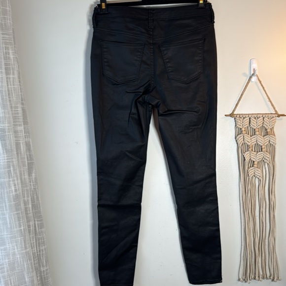 EUC Universal Thread Target Black Wax Skinny Jeans Size 6/28 - Picture 2 of 5